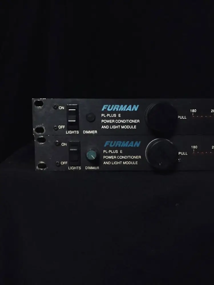 Furman PL-Plus E · Photo 1