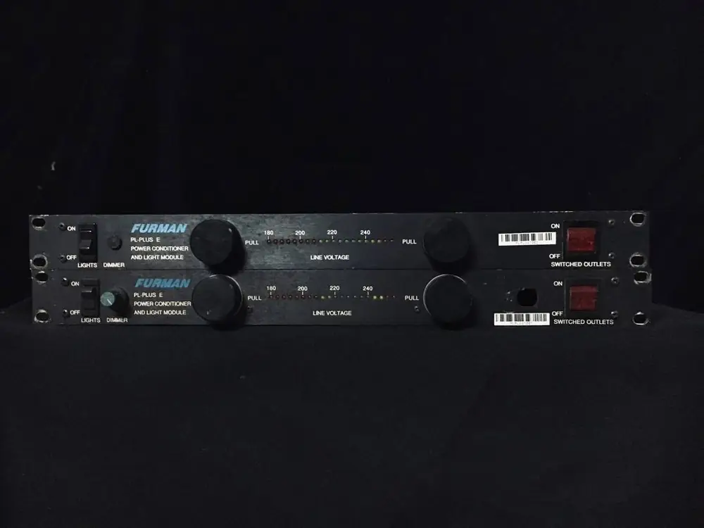 Furman PL-Plus E · Photo 2