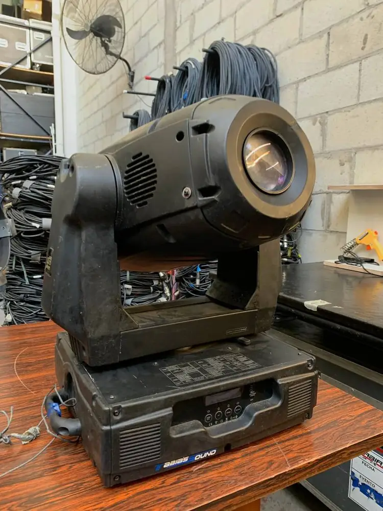 NEO Neo 700 · Photo 2