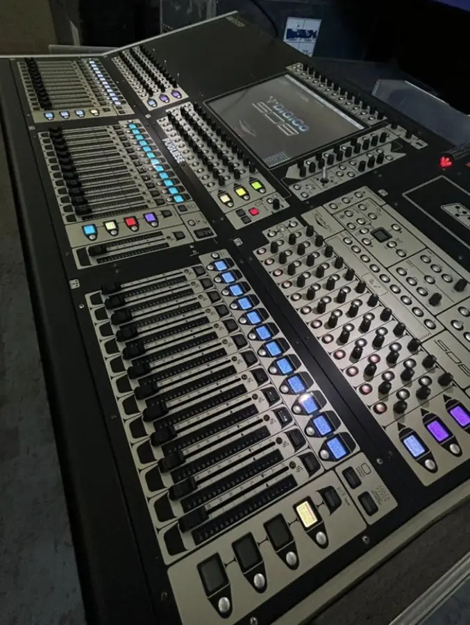 DiGiCo SD8 · Photo 1