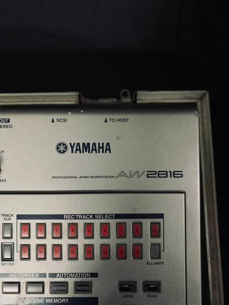 Yamaha AW2816 · Photo 3
