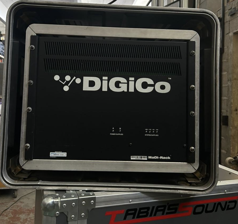 DiGiCo SD8 - Vista 3